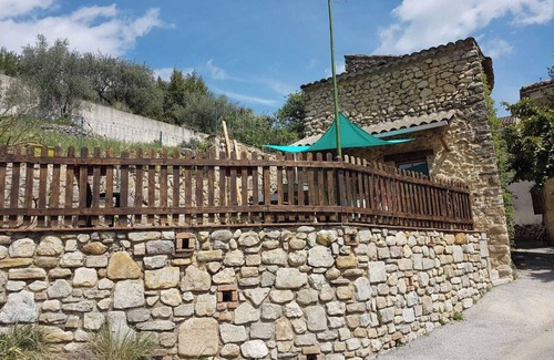 Saint-Sauveur-de-Cruzieres Casa | Village house and garden, breathtaking view