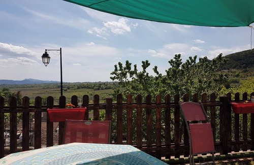 Saint-Sauveur-de-Cruzieres Casa | Village house and garden, breathtaking view