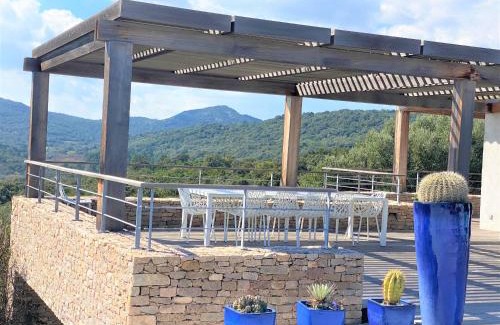 Pinarellu Villa | Villa de luxe vue mer et piscine