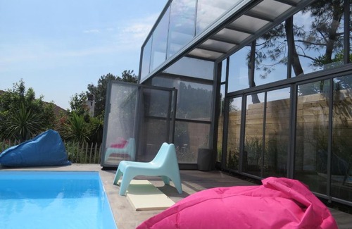 Anglet Casa | villa 12 pers climatisée, piscine chauffée couverte ou non,2km mer, golf, jardin
