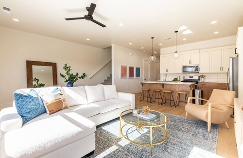 Bloomington Casa | Villa 27 - 4 Bedroom Townhome! Pool and Hot Tub!
