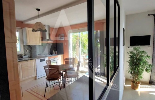 Sete Villa | Villa 3 chambres, 3 salles de bain, climatisation et piscine