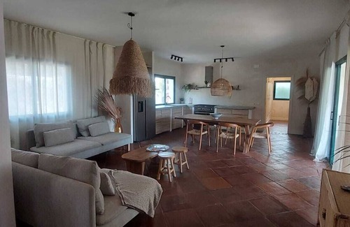San Pedro de Alcántara Chalet De Esquí | Villa 5 bedrooms, 4 in the main house and 1 bedroom in a private guest cottage