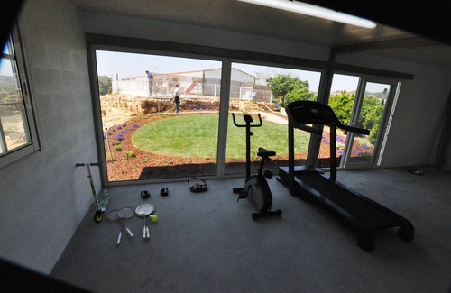 Silves Villa | Villa 5 ch, 6 s. b., aire acondicionado, piscina climatizada, jardín, gimnasio, observación de aves.