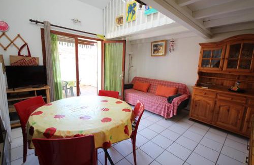 Portiragnes-Plage Villa | Villa 6 couchages 3 chambres terrasse ombragée parking dans résidence sécurisée piscine commune 400m de la mer LRJP93