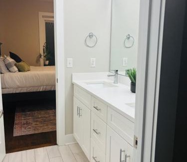 North Nashville Casa | Villa-A Sanctuary of Modern Elegance