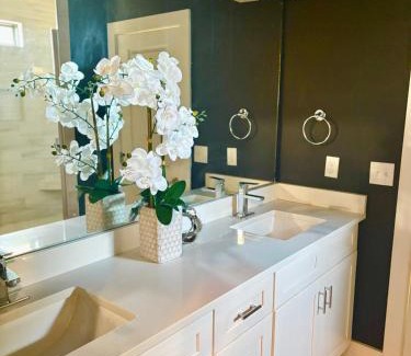 North Nashville Casa | Villa-A Sanctuary of Modern Elegance