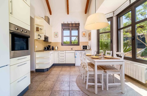 Cansalades Villa | Villa Abaesko, con Jardín y Piscina Privada