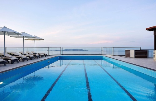 Vathianos Kampos Villa | Villa Ada -5 dormitorios con piscina climatizada y bañera de hidromasaje climatizada. Increíble vista !!
