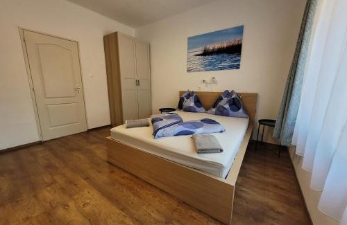 Siofok Aranypart Cama Y Desayuno | VilLa AdeLe