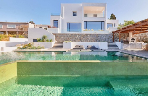 Kanevos Apartamento | Kanevos Iconic Villa, with private heated pool!