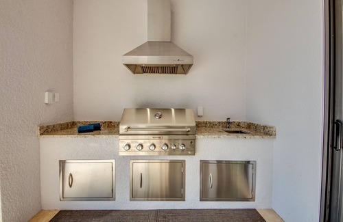 Yacht Club Villa | Villa Aesthetic, extravagant villa in yacht club area, south facing