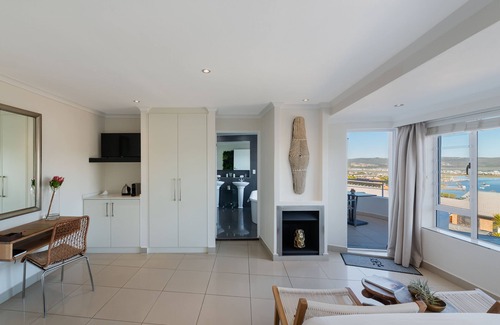Paradise Casa | Villa Afrikana Guest Suites