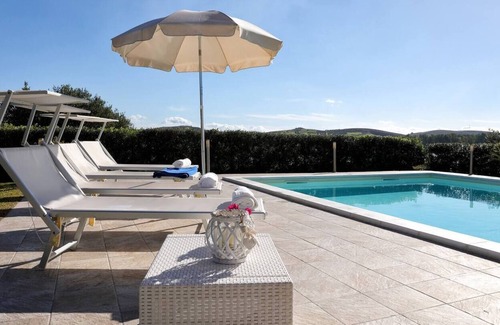 Paceco Villa | Villa Agaver con piscina con vista al lago