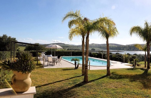 Paceco Villa | Villa Agaver con piscina con vista al lago