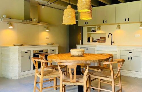 Age Villa | Villa Age con Chimenea & Porche