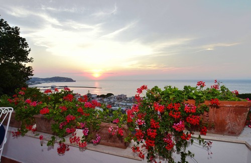 Casamicciola Terme Villa | Villa Aglaia Joya Mediterránea con Vista al Mar