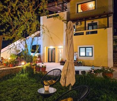 Sternes Villa | Villa Aitheras with sea views and garden