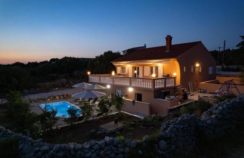 Jakisnica Villa | Villa Akulica con piscina exterior climatizada y vistas al mar