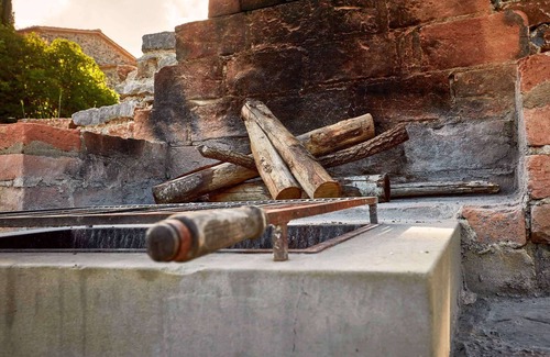 Neri Casa | Chianti Villa with Pool, Lake & Wine Cellar