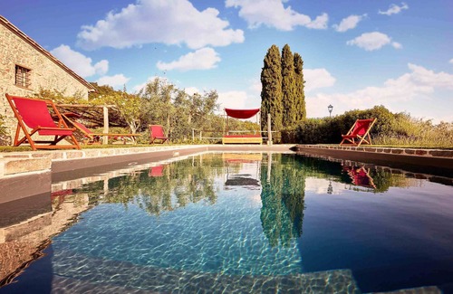 Neri Casa | Chianti Villa with Pool, Lake & Wine Cellar