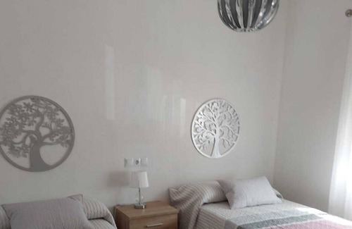 Beas Villa | Villa Alcor con piscina, jardín, terraza y Wi-Fi