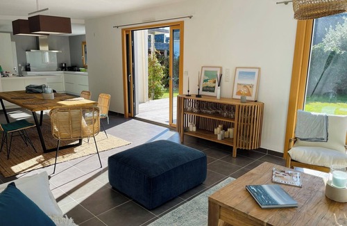 Carnac Casa | Villa Alegria in Saint Colomban, Pets welcome!