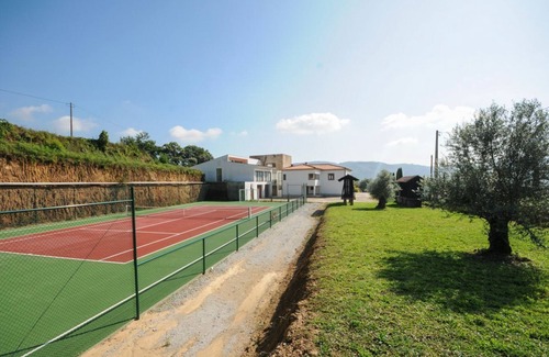 Fornelos Villa | Villa Alexa - Seis Habitaciones Villa, Capacidad 12