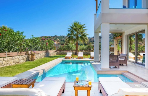 Nopigia Villa | Villa Alexandros - Impresionante villa a solo 200 metros de la playa y restaurantes