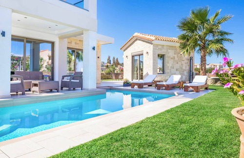 Nopigia Villa | Villa Alexandros - Impresionante villa a solo 200 metros de la playa y restaurantes