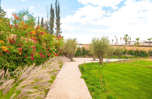 Tameslouht Villa | Villa Almaz Marrakech – Palais Exclusif avec Piscine, Spa et Sauna