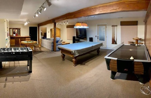 Mariposa Casa | Villa Alta Vista at Yosemite- Views and Game Room