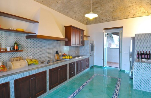 Atrani Villa | VILLA AMALFI - Doce Habitaciones Villa, Capacidad 24
