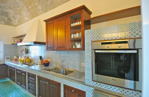 Atrani Villa | VILLA AMALFI - Doce Habitaciones Villa, Capacidad 24