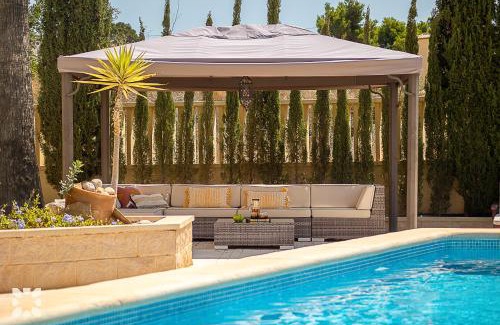 La Canuta Villa | Villa Amar by Abahana Villas
