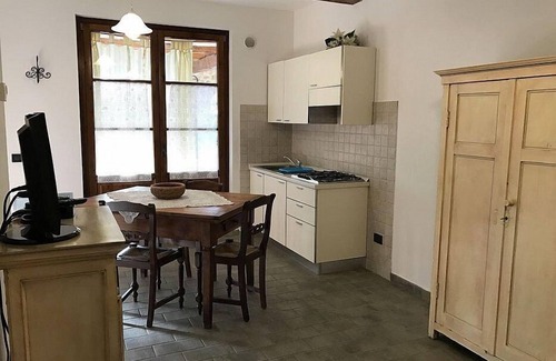 Massa Marittima Casa | Villa Amarena L: A graceful studio apartment in the characteristic style of the Tuscan countryside, with Free WI-FI.