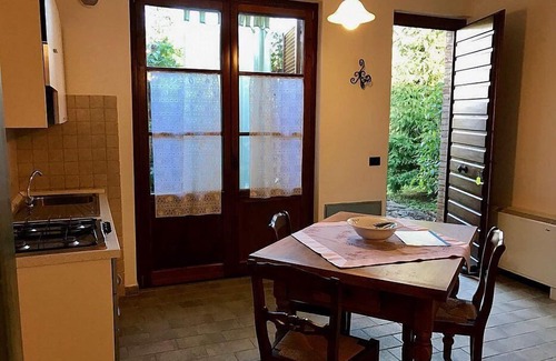 Massa Marittima Casa | Villa Amarena M: A graceful studio apartment in the characteristic style of the Tuscan countryside, with Free WI-FI.