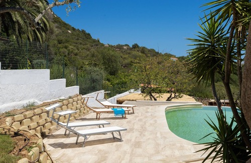 Arzachena Villa | Villa 'Amata' con vistas al mar, Wi-Fi y aire acondicionado