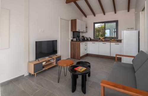 Les Abymes Villa | Villa Amazonie near new hospital private pool