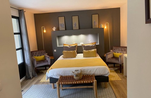 Anatole France Casa | Villa Ambrosia