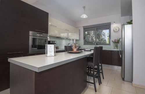 Vari Villa | Villa Anavil - Boutique Coastal Retreat in Varkiza