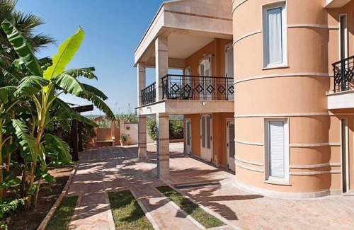 Noto Villa | Villa Anji - 14 Guests - near the sea