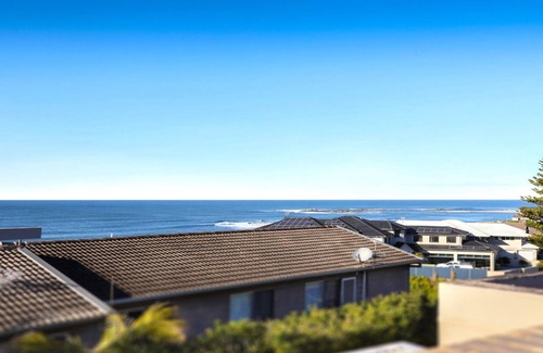 Blue Bay Casa | VILLA AQUA ONE | views, near beach | Accom Holidays