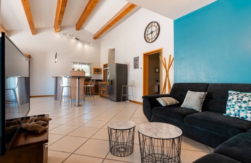 Bessan Villa | Villa Araspau-Villa-Baño en la habitacion