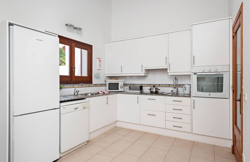 Sant Lluis Villa | Villa 'Arcola' con vistas al mar, Wi-Fi y aire acondicionado