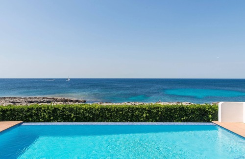 Sant Lluis Villa | Villa 'Arcola' con vistas al mar, Wi-Fi y aire acondicionado