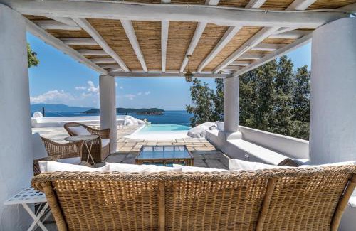 Kanapitsa Villa | Villa Arios, pool, jacuzzi and sea