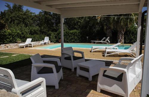 Selva di Fasano Apartamento | Villa Arisa with pool