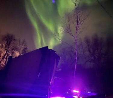 Nuorgam Casa | Villa Arktika porealtaallinen mökki Nuorgamissa Tenojoen ja tunturien vieressä