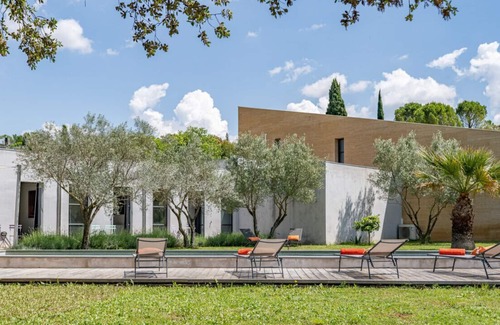 Villevieille Villa | Villa Art Déco - Stylish villa with extra long pool in Sommières